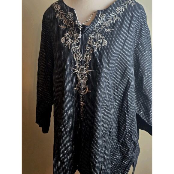 Maggie & Max Black Embroidered Striped Metallic 3/4 Sleeve Top Women's Size 3X - Picture 1 of 6